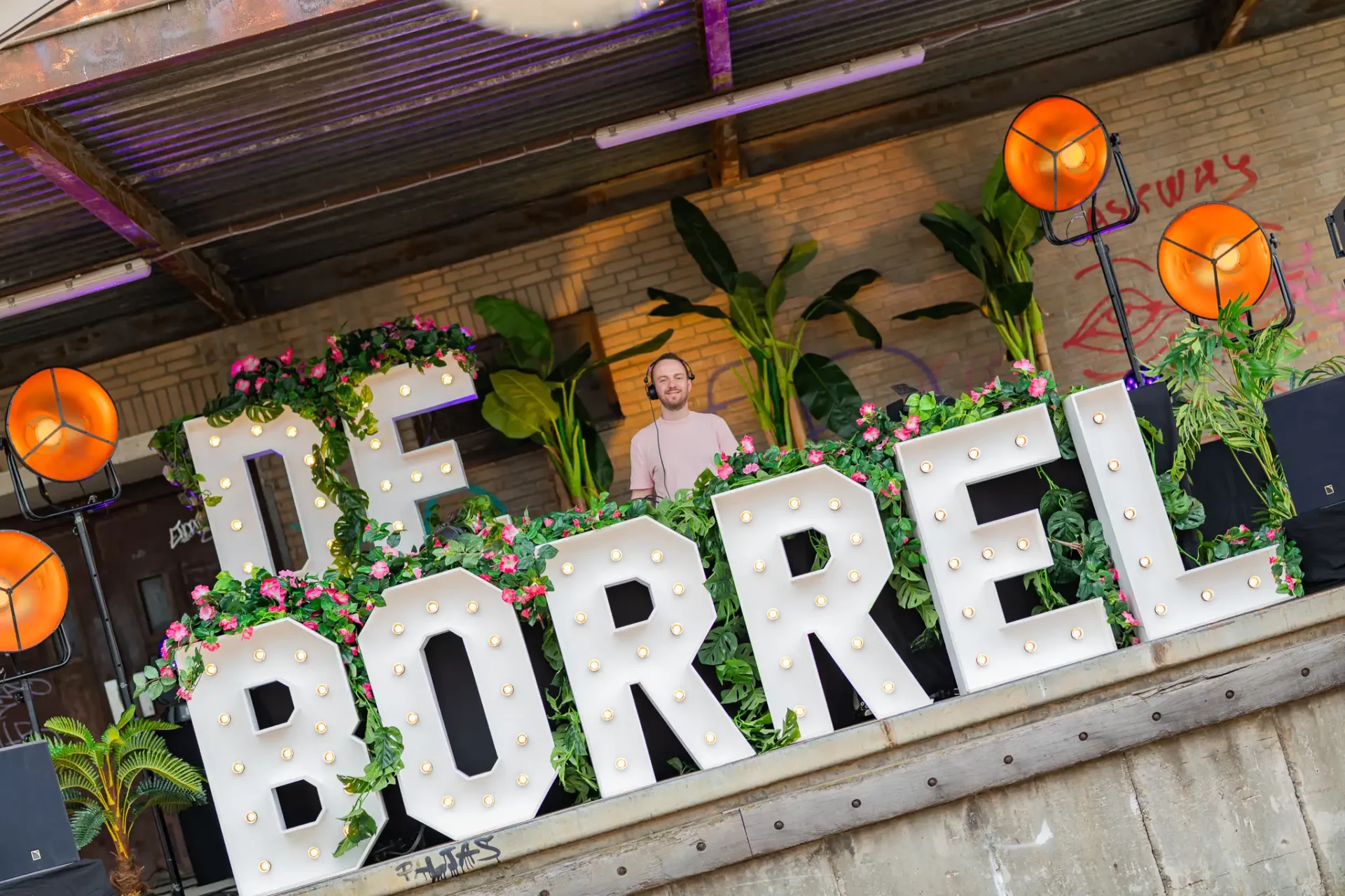 001 de borrel sphinx open www.byv media.com 3243